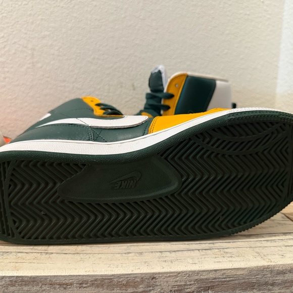 Nike High-Top Sneakers in Dark Green and Mustard Yellow - Picture 6 of 6